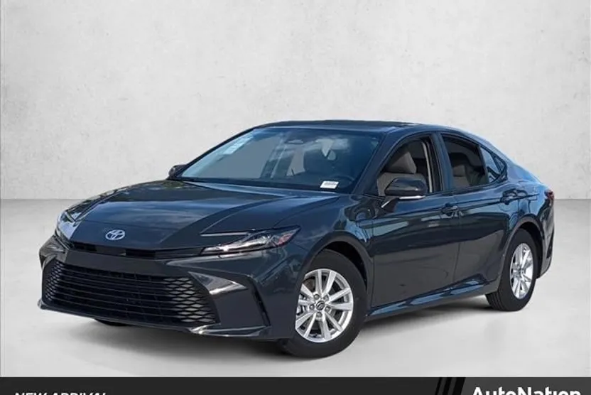 2025 Toyota Camry LE photo 1