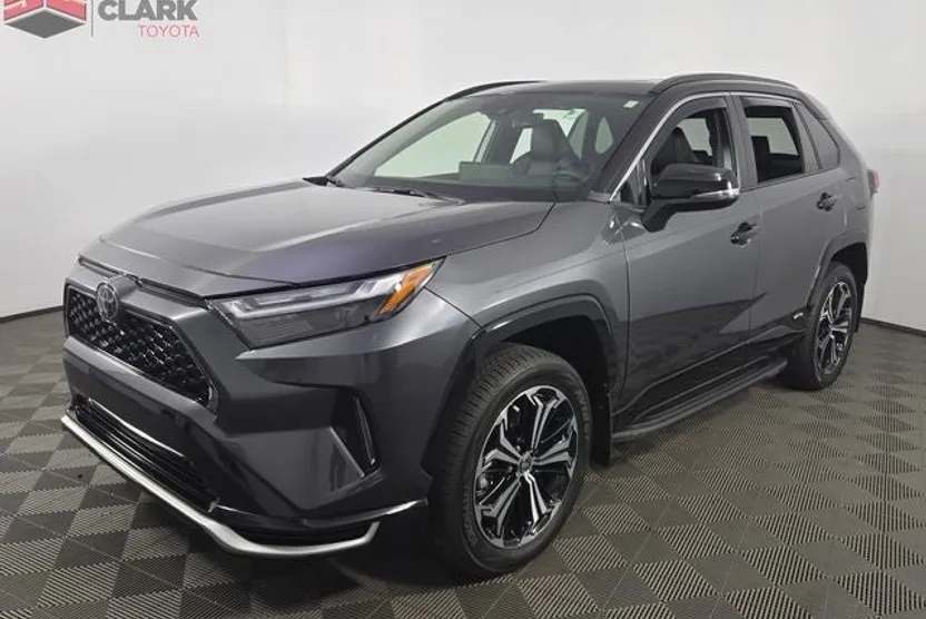 2025 Toyota RAV4 Hybrid SE photo 1