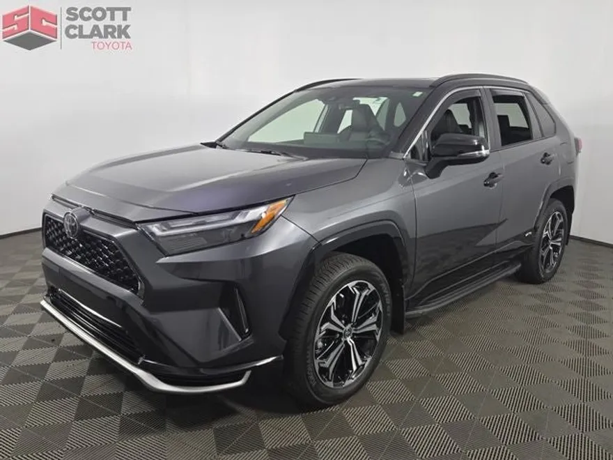2025 Toyota RAV4 Hybrid SE photo 1