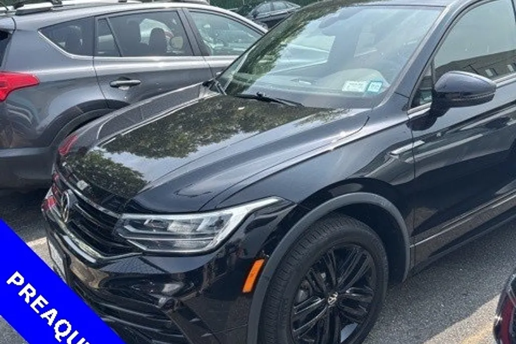 2022 Volkswagen Tiguan SE R-Line Black photo 1