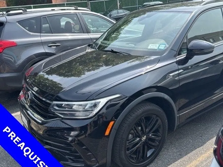 2022 Volkswagen Tiguan SE R-Line Black photo 1