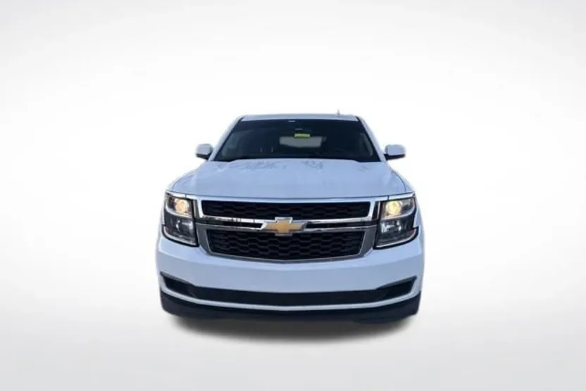 2018 Chevrolet Suburban LT photo 1