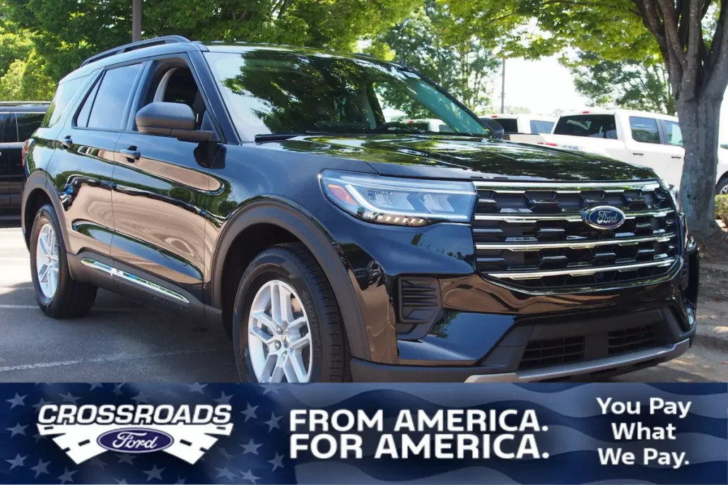 2025 Ford Explorer photo 1