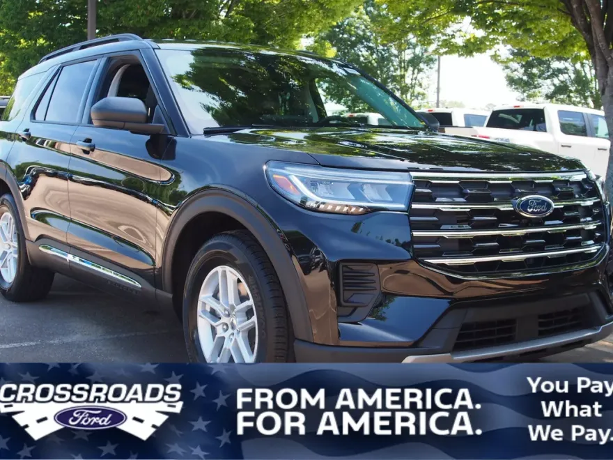 2025 Ford Explorer photo 1