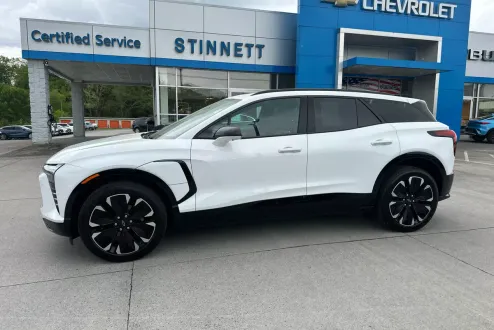 2024 Chevrolet Blazer EV RS photo 2
