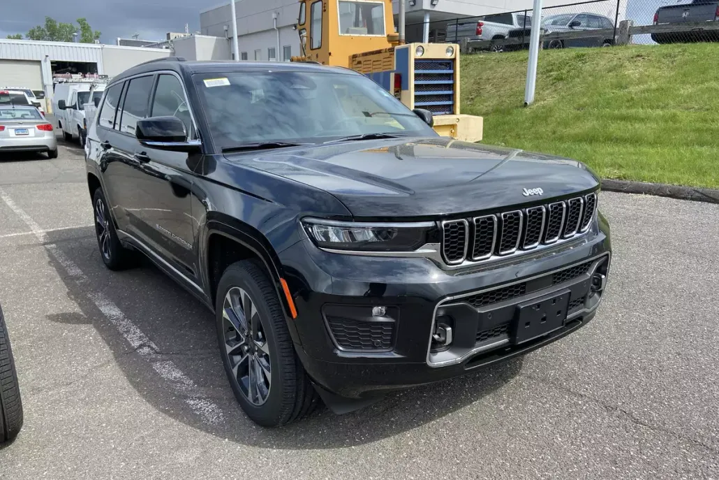 2025 Jeep Grand Cherokee Overland photo 1