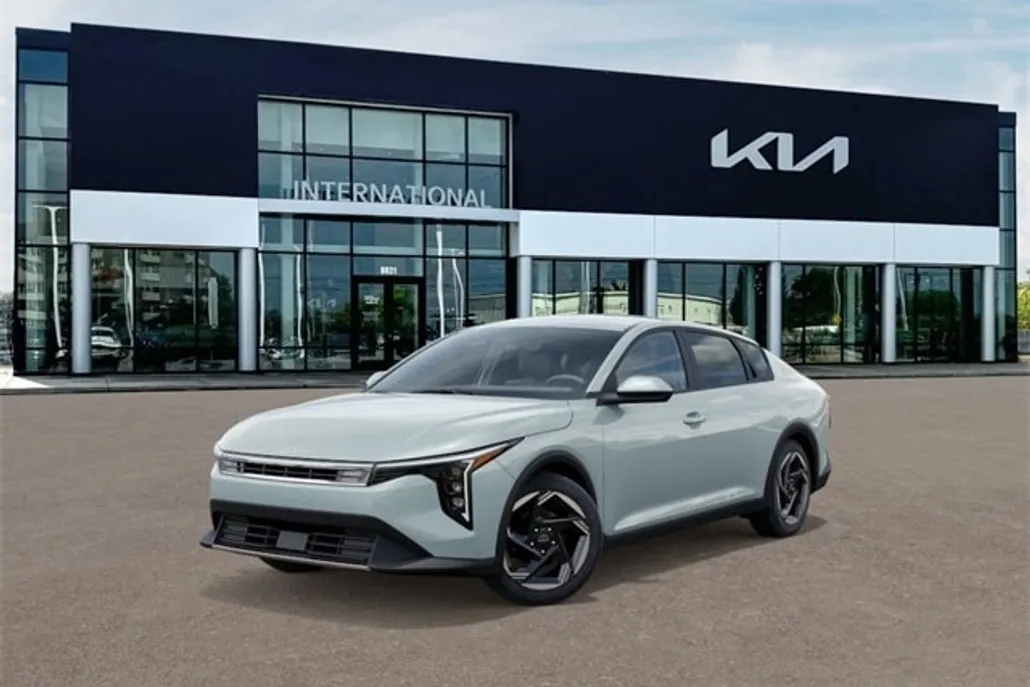 2025 Kia K4 EX photo 1