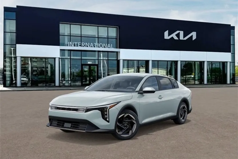 2025 Kia K4 EX photo 1