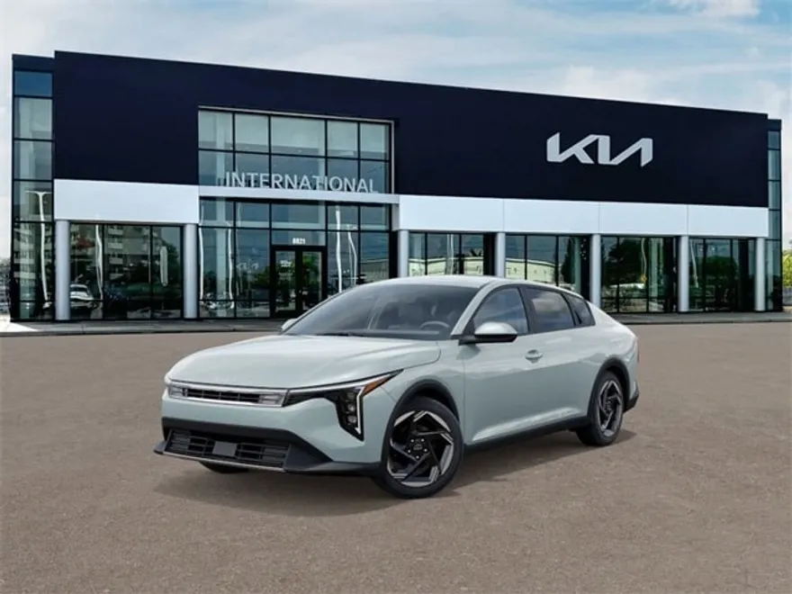2025 Kia K4 EX photo 1