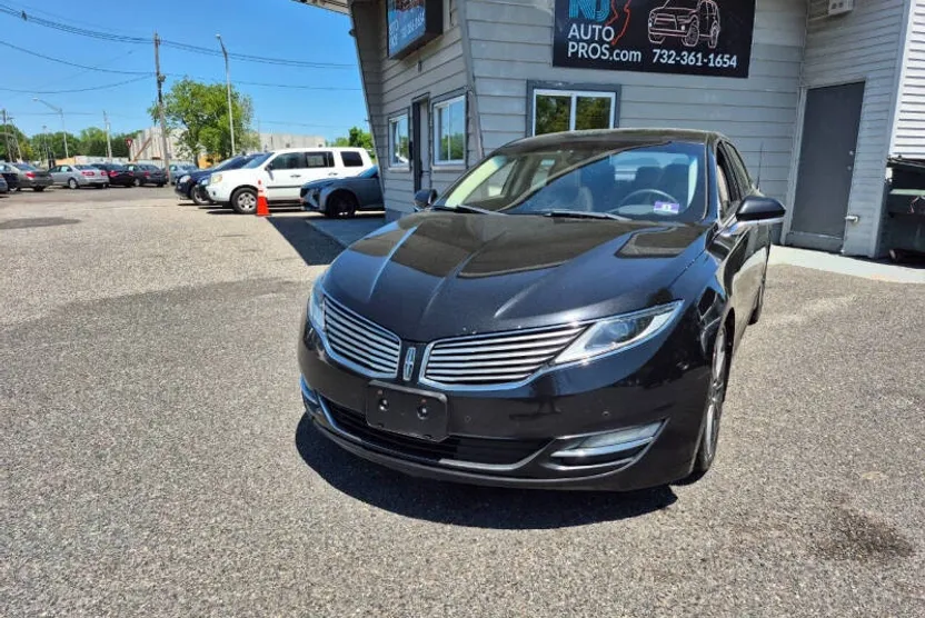 2013 Lincoln MKZ photo 1