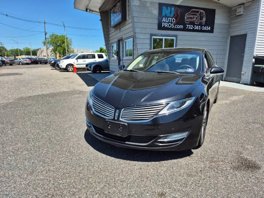 2013 Lincoln MKZ photo 1