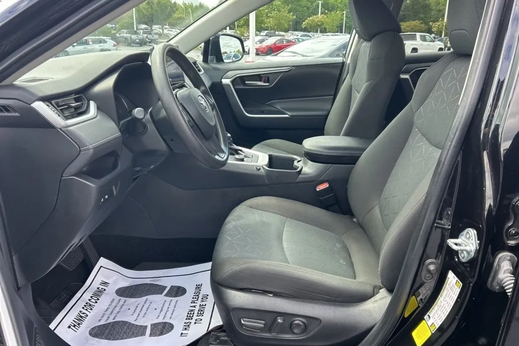 2024 Toyota RAV4 Hybrid photo 1