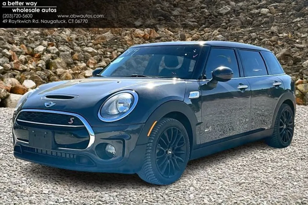 2017 Mini Clubman Base S ALL4 photo 1