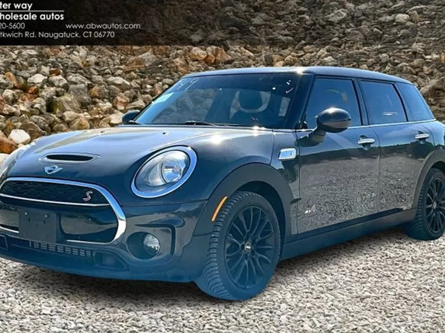 2017 Mini Clubman Base S ALL4 photo 1