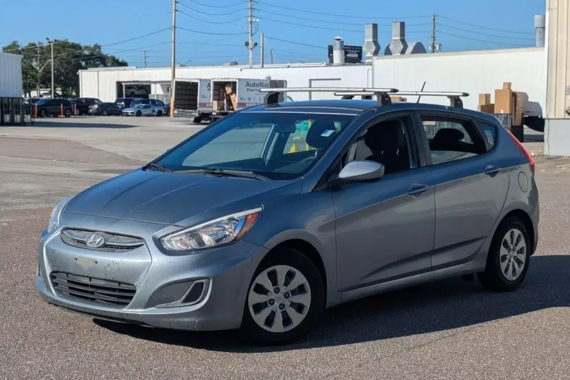 2017 Hyundai Accent SE photo 1