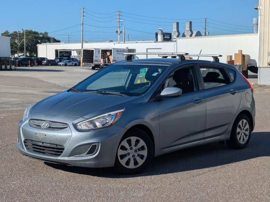2017 Hyundai Accent SE photo 1