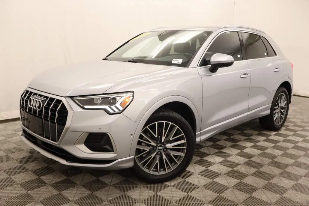 2021 Audi Q3 Premium Plus 40 TFSI photo 1