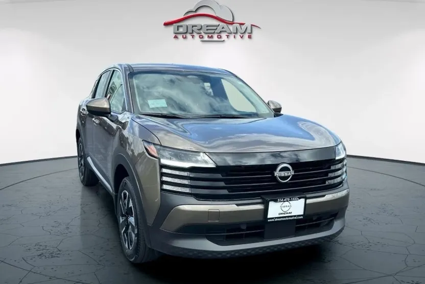 2025 Nissan Kicks SV photo 1