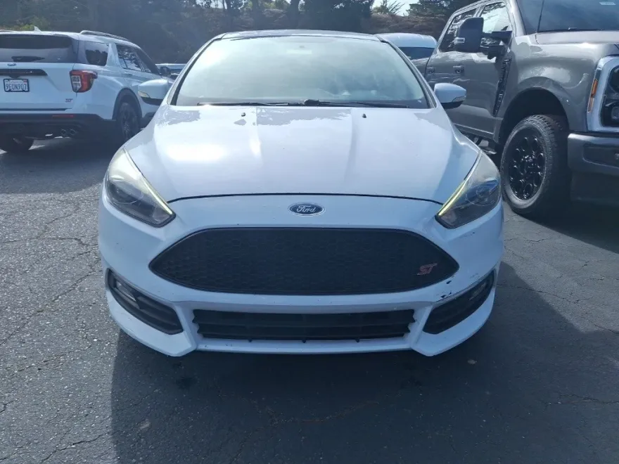 2018 Ford Focus ST photo 1