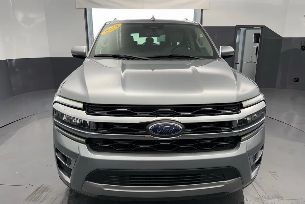 2024 Ford Expedition MAX Limited photo 1