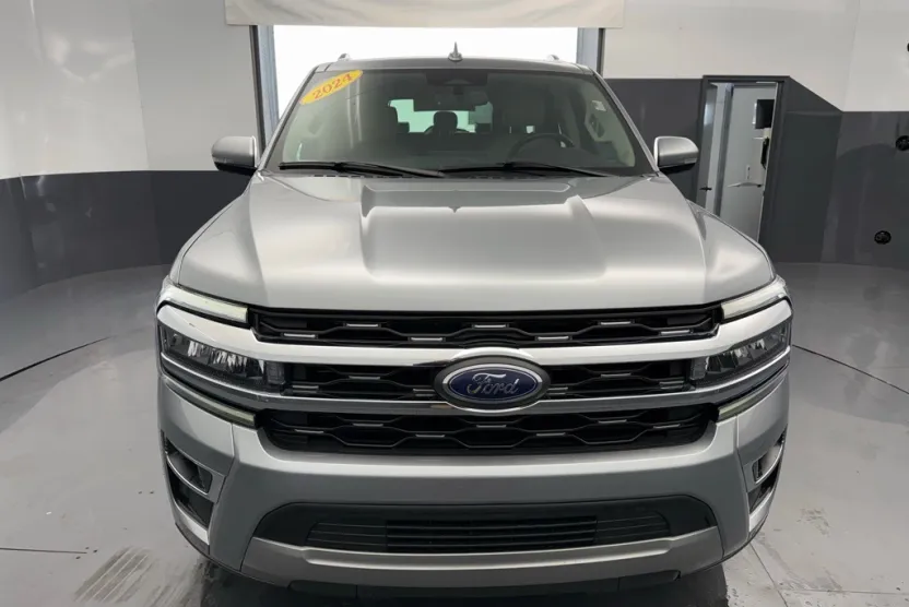 2024 Ford Expedition MAX Limited photo 1