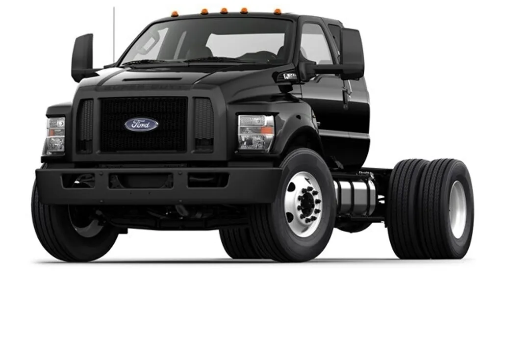 2025 Ford F-750 Regular Cab photo 1