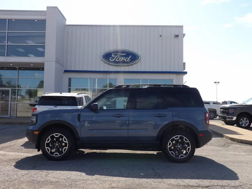 2025 Ford Bronco Sport Outer Banks photo 1