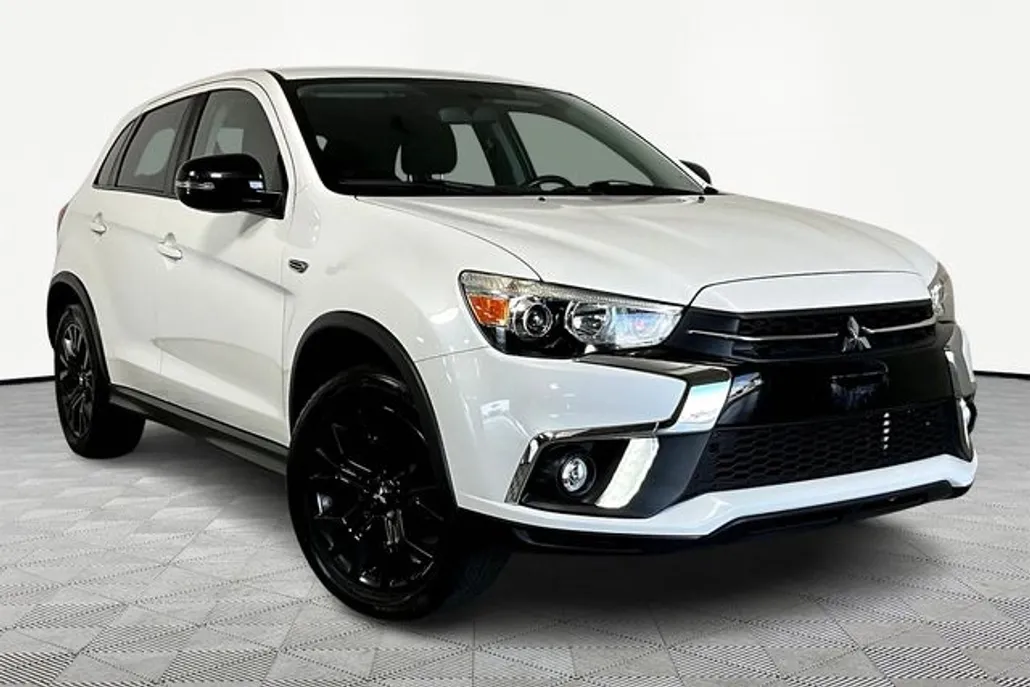 2019 Mitsubishi Outlander Sport ES photo 1