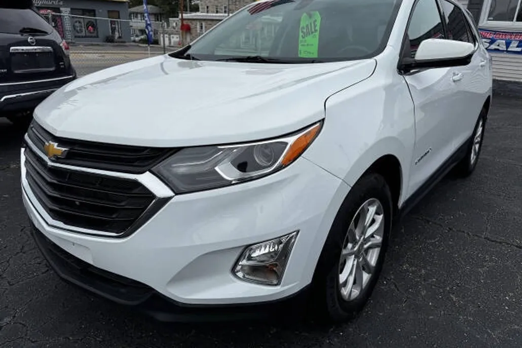 2018 Chevrolet Equinox LT photo 1