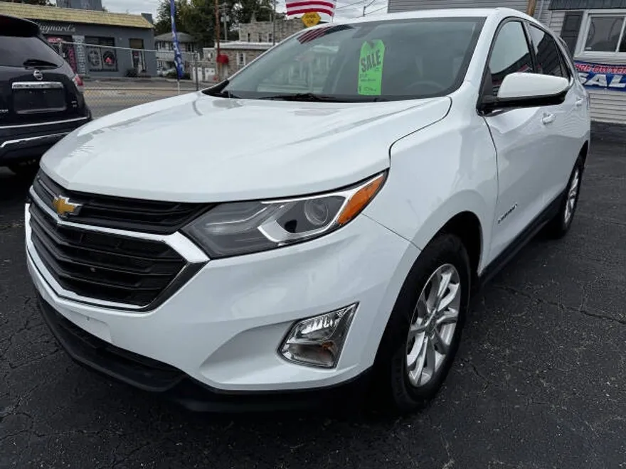 2018 Chevrolet Equinox LT photo 1