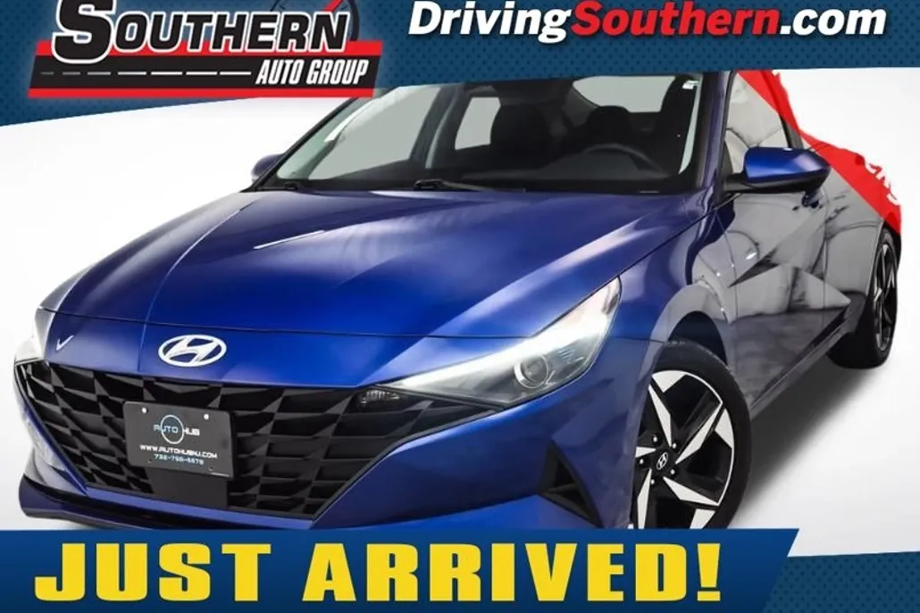 2023 Hyundai Elantra SEL photo 1