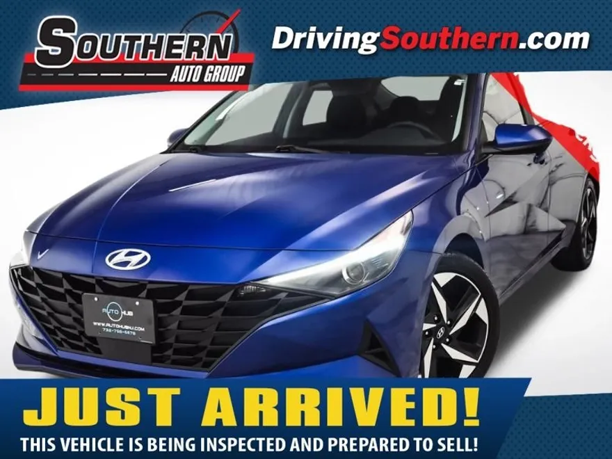 2023 Hyundai Elantra SEL photo 1