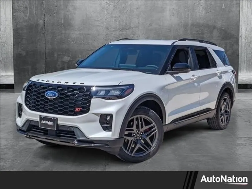 2025 Ford Explorer ST photo 1