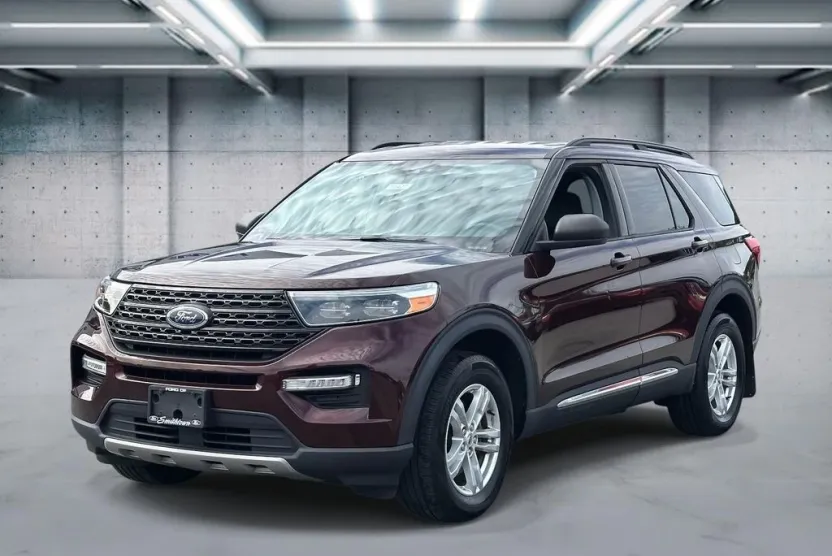 2022 Ford Explorer XLT photo 1