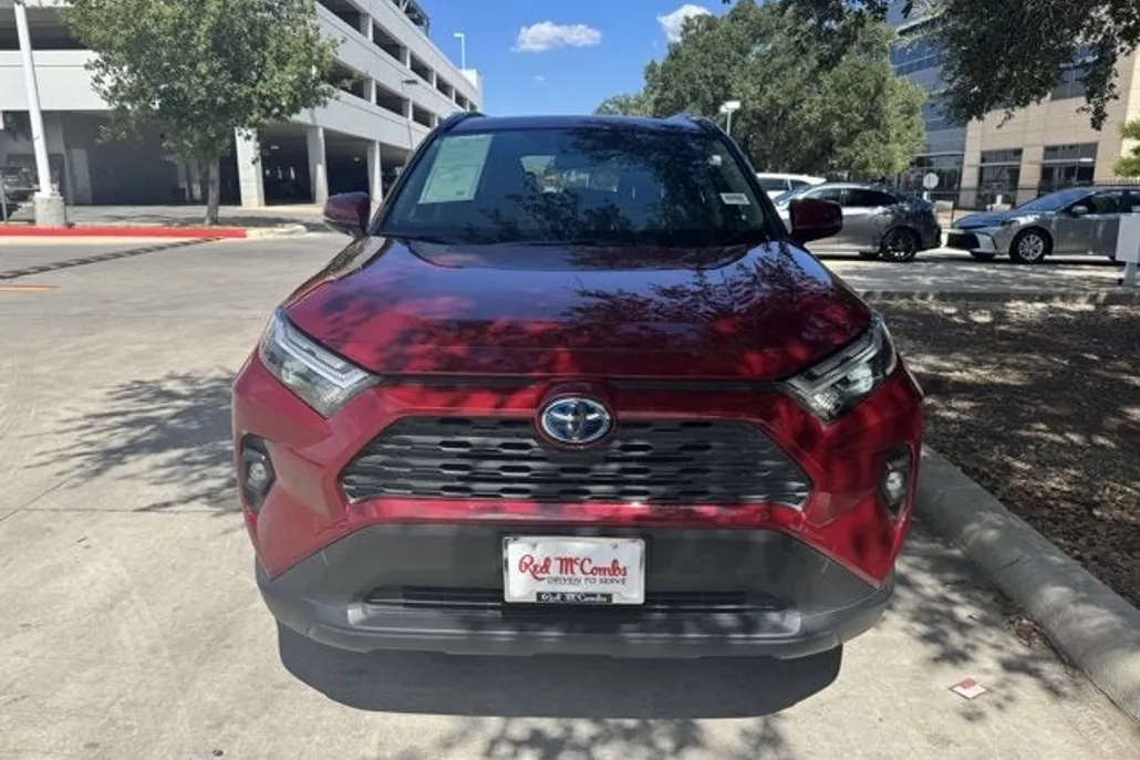 2022 Toyota RAV4 Hybrid XLE Premium photo 1