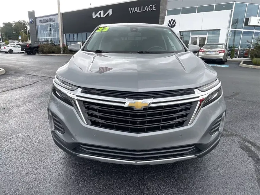 2023 Chevrolet Equinox LT photo 1