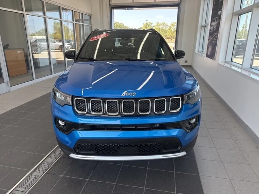 2023 Jeep Compass Limited photo 1