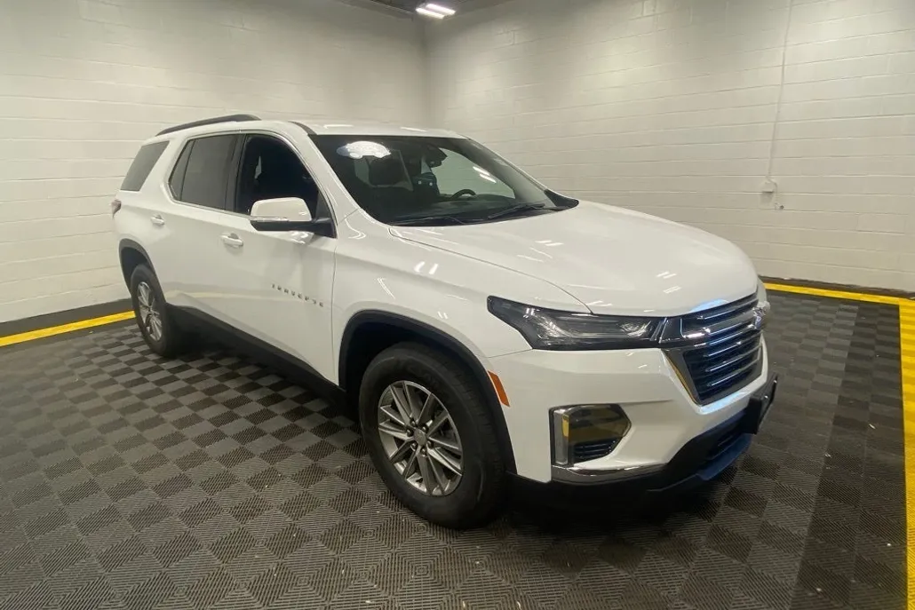 2023 Chevrolet Traverse Cloth photo 1