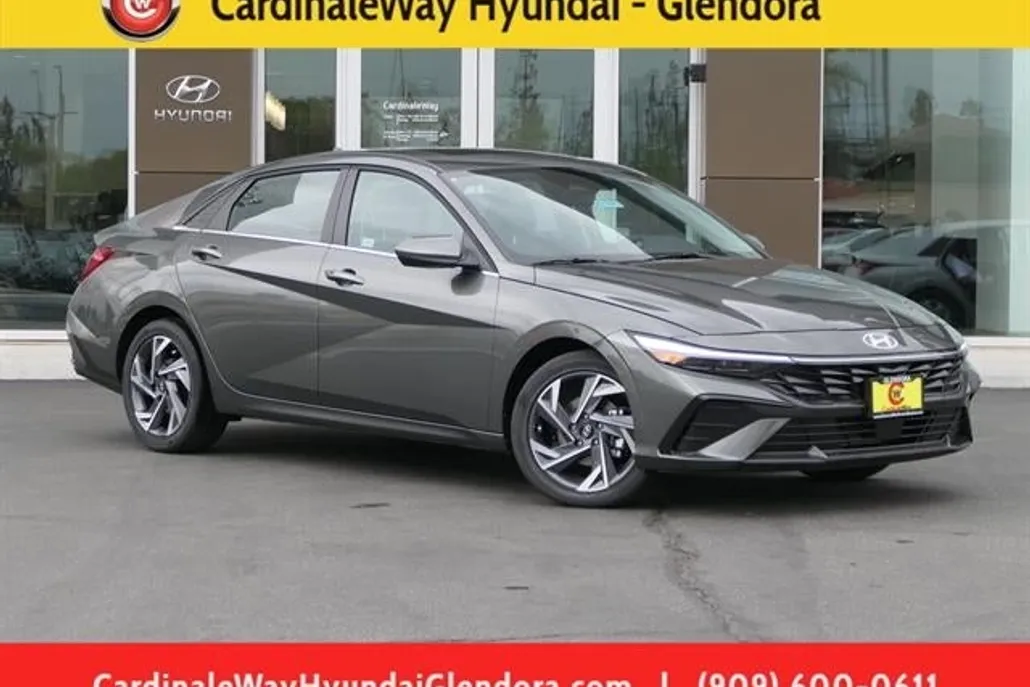 2025 Hyundai Elantra SEL Convenience photo 1