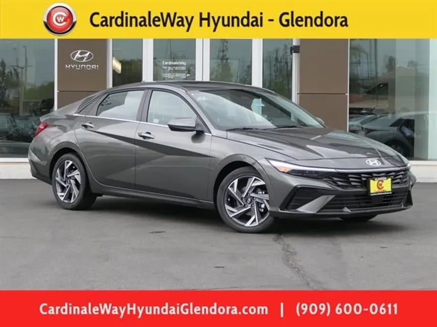 2025 Hyundai Elantra SEL Convenience photo 1