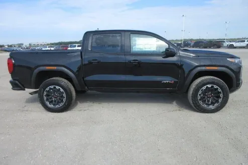 2026 Gmc Canyon AT4 photo 2