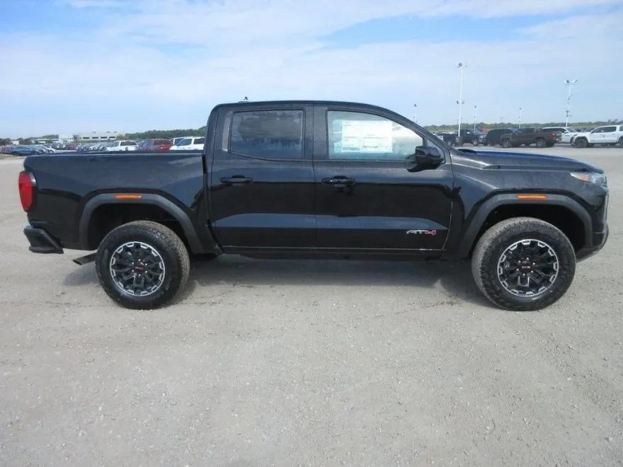 2026 Gmc Canyon AT4 photo 2