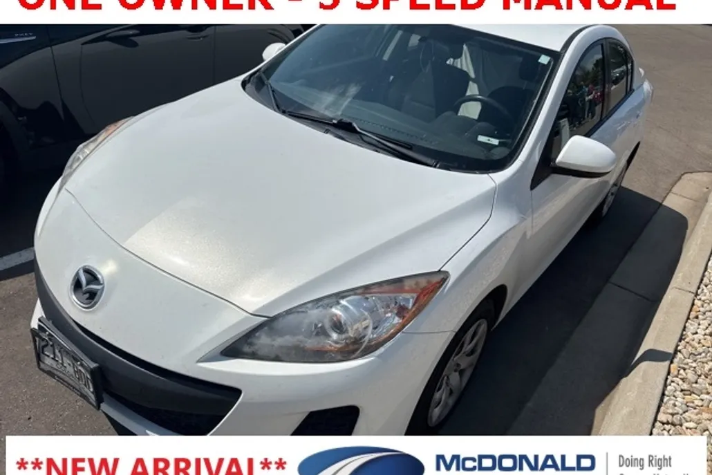 2013 Mazda Mazda3 i SV photo 1