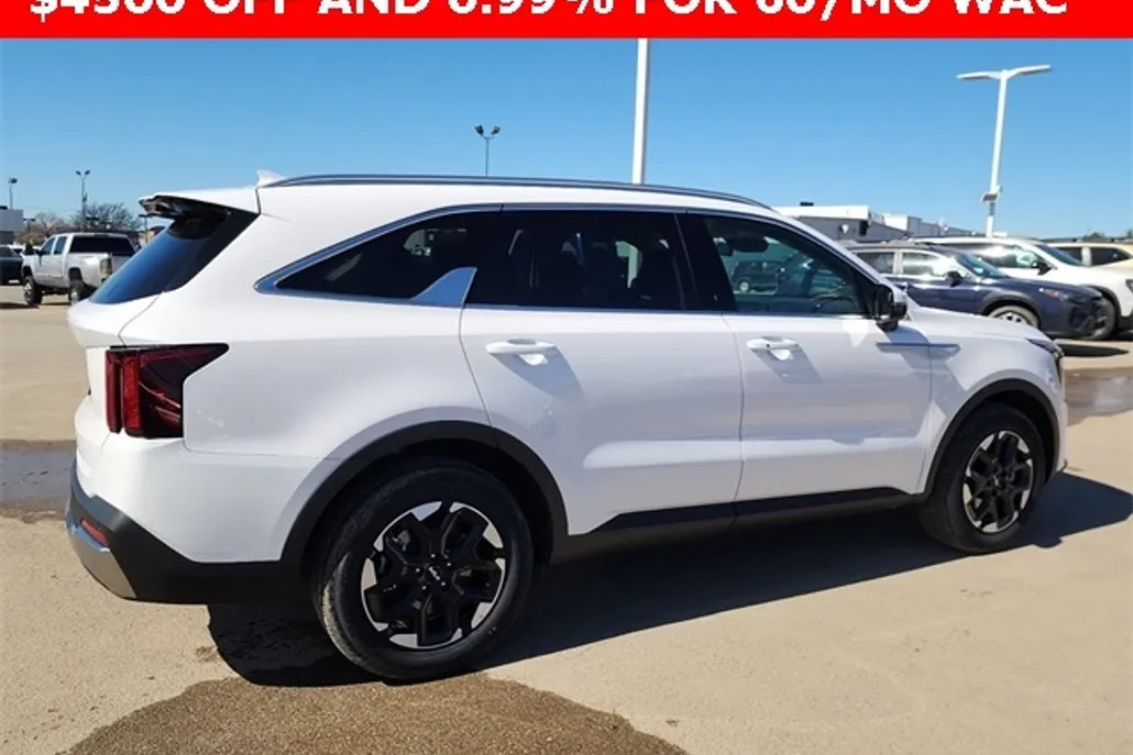 2025 Kia Sorento S photo 1