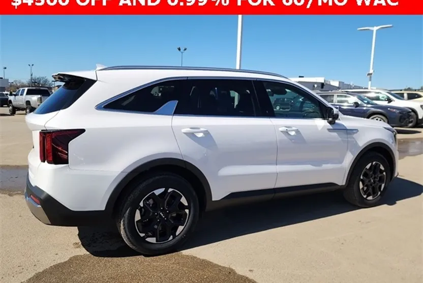 2025 Kia Sorento S photo 1