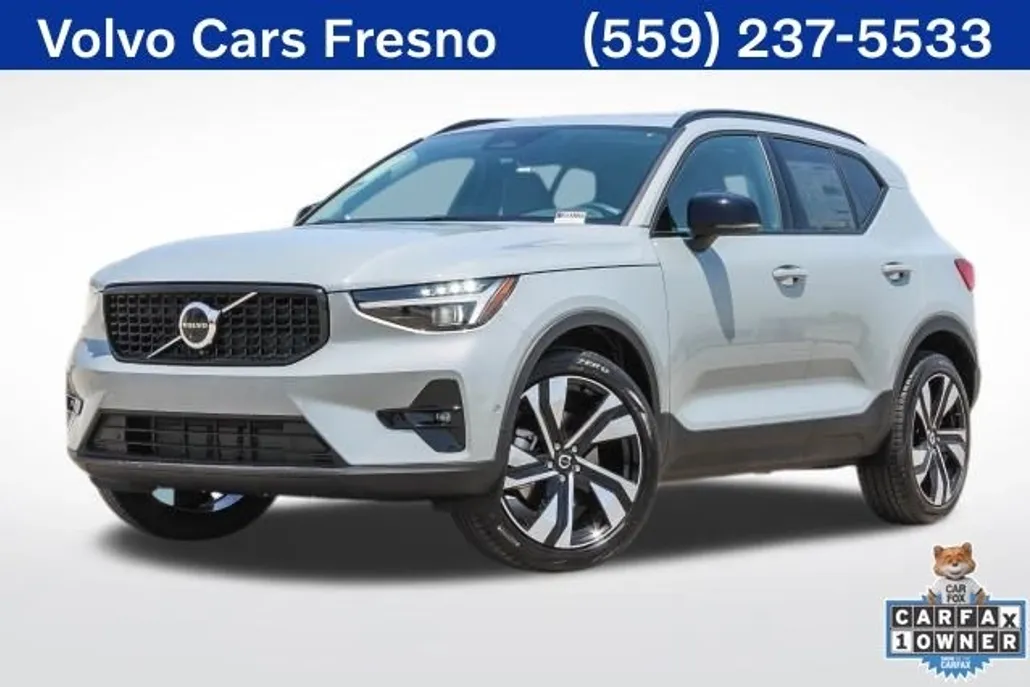2025 Volvo XC40 Plus photo 1