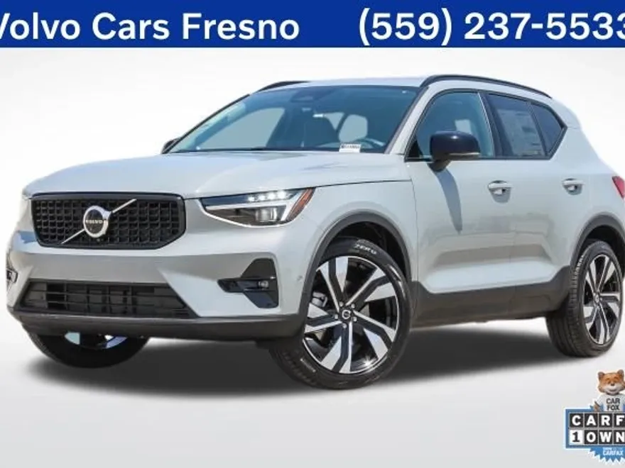2025 Volvo XC40 Plus photo 1