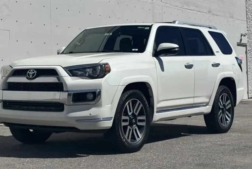 2016 Toyota 4Runner Limited photo 1