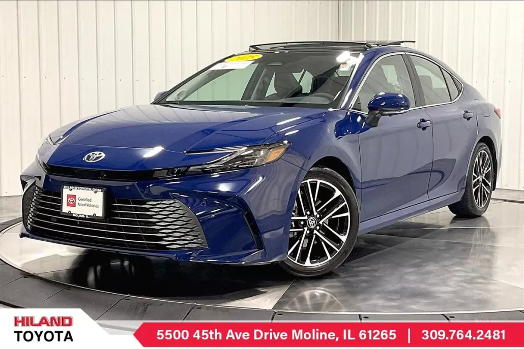 2025 Toyota Camry XLE photo 1