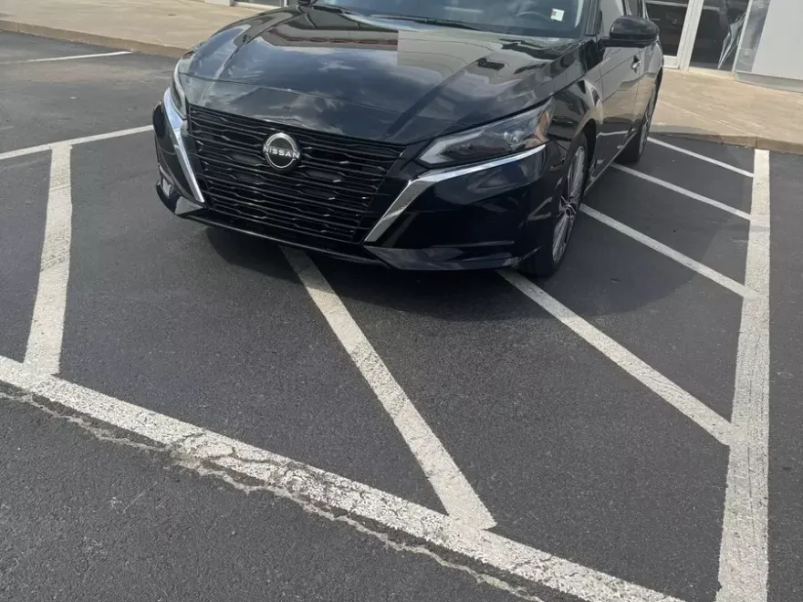 2023 Nissan Altima 2.5 SL photo 2